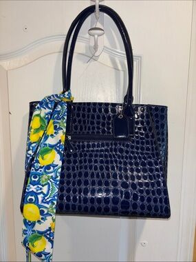 ENVY BRAND…FROM THE UK…BLUE CROC EMBOSSED FAUX LEATHER SHOULD BAG
ZIP CLOSURE